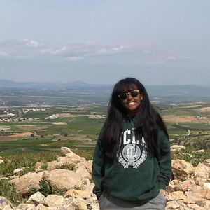 Meet your Posher, Abi